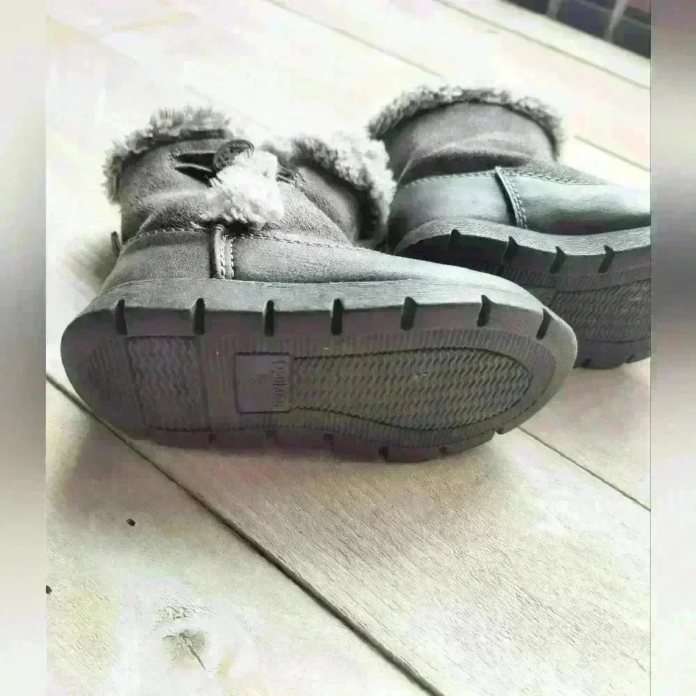 Girls Oshkosh B'gosh Gray Faux Fur Lined Winter Boots Size 6